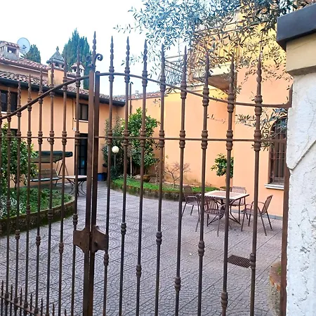 Gardalemonhouse
